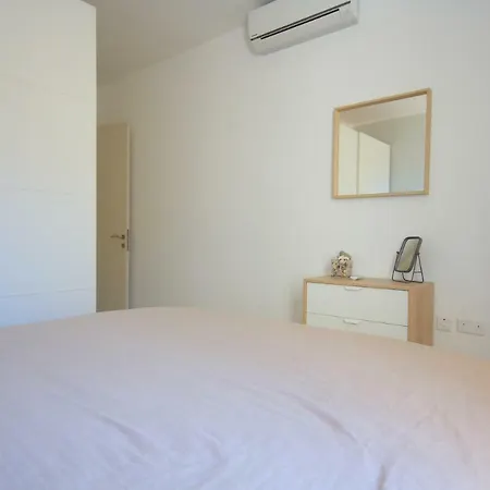 Spinola Bay 2 Bedroom Duplex With Amazing Terrace